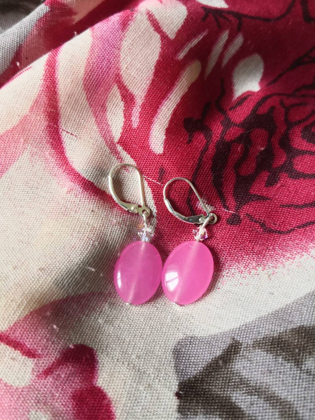 Gli orecchini sulla&nbsp;sciarpa